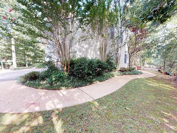 2nd image of 44030 Silverwood Ln