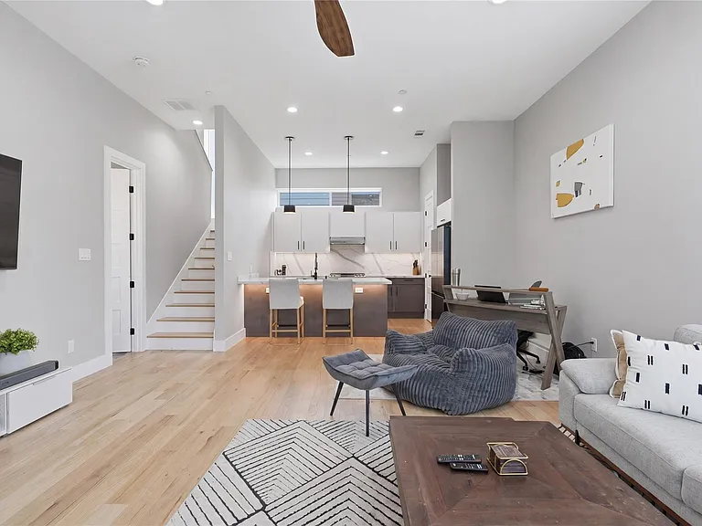 2214 Annex Ave #101 — Photo 4