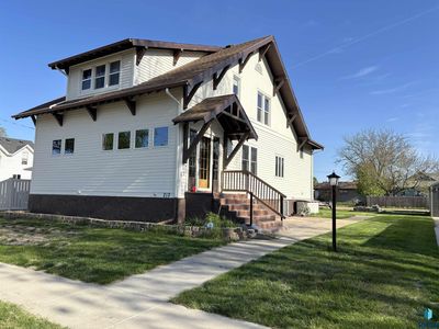 212 W 2nd Ave, Lennox, SD, 57039