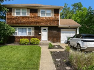 (Undisclosed Address), Oakhurst, NJ 07755