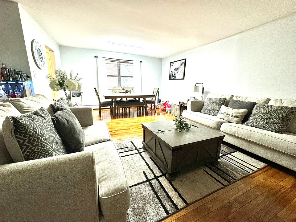 LARGE LIVING SPACE