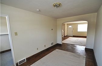 5th image of 28 Madison Dr
