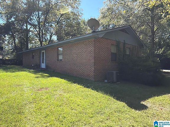 5th image of 734 D St