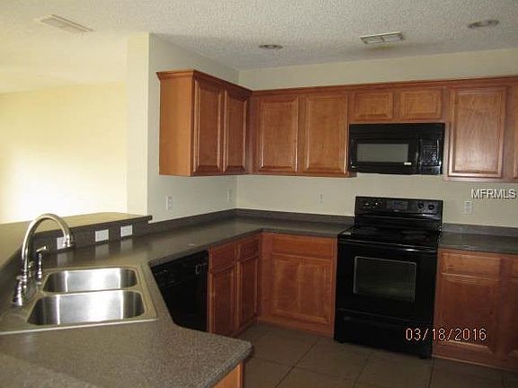 5th image of 1062 Chalcedony St