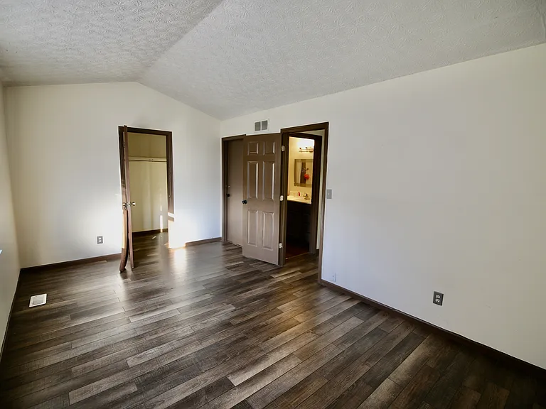 7160 Lauretta Ct — Photo 10