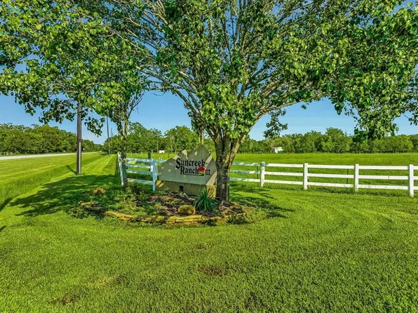 2310 Majestic Oaks Court, Rosharon, TX 77583