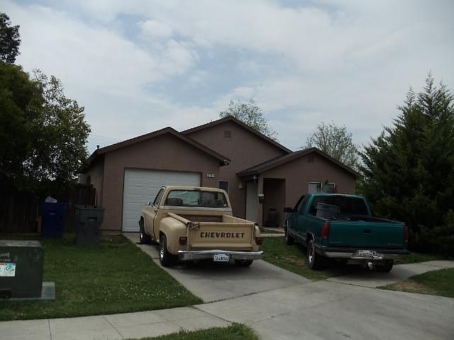 1st image of 2741 N Hulbert Ave