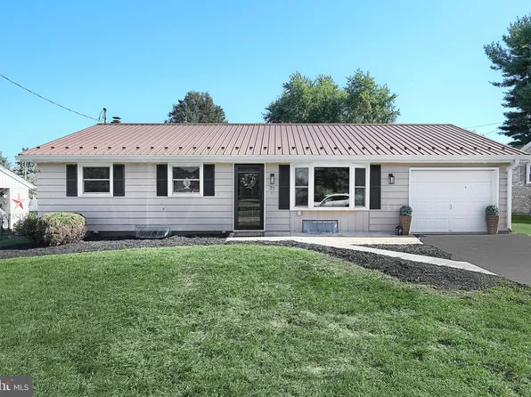 71 Peanut Dr, Hanover, PA 17331