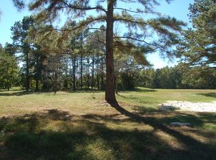417 N Lake Cir, Manning, SC 29102