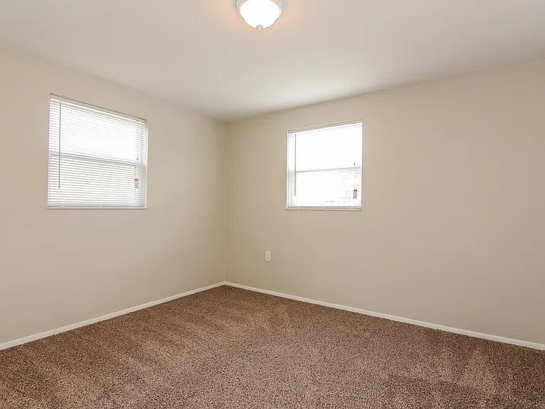 1012 Normandy Blvd — Photo 12
