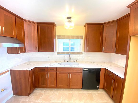 2nd image of 2511 S Meyler St #4