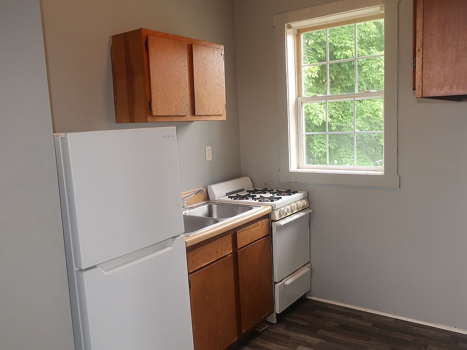 1st image of 321 N Elm St #321