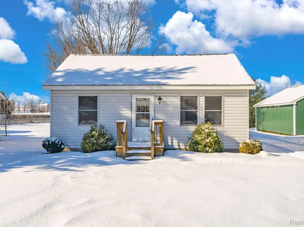 5412 Sandusky Rd, Peck, MI 48466