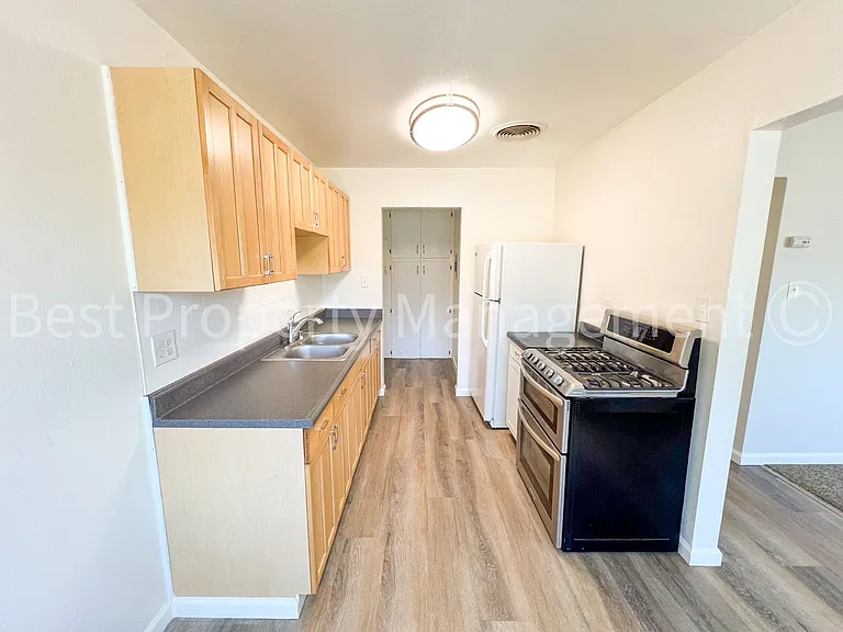 4906 Jensen Rd — Photo 8