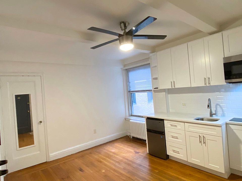 1st image of 325 W 45th St #803A