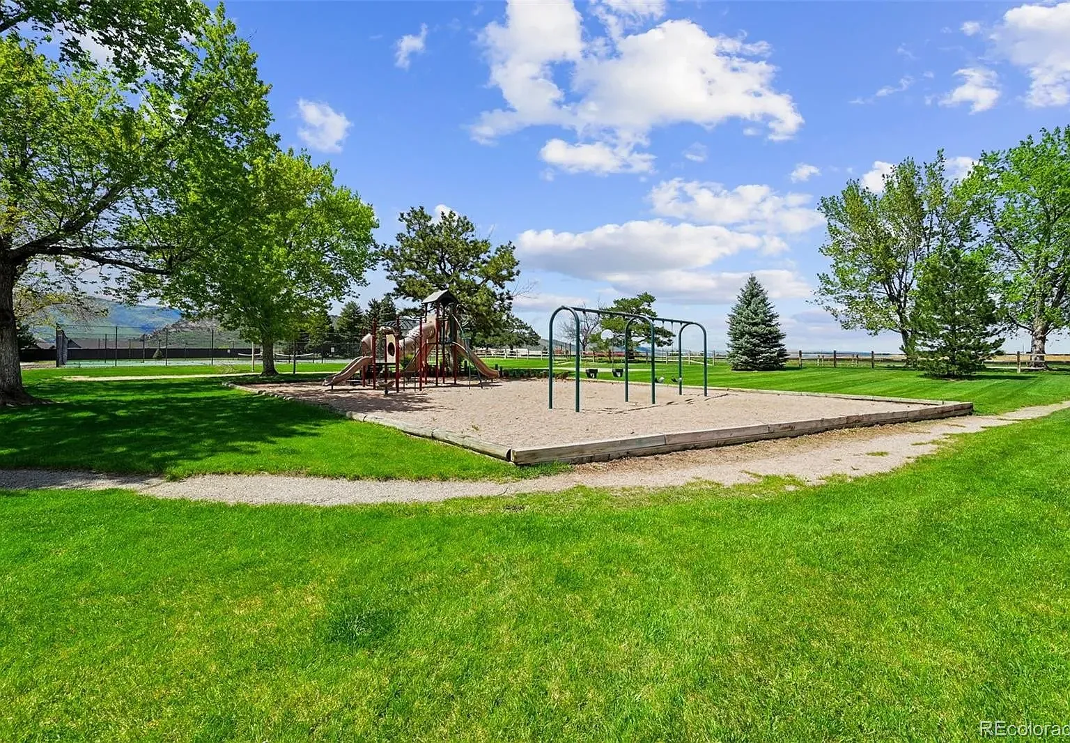 3 bed, 2184 sqft, $3,195 — Photo 4