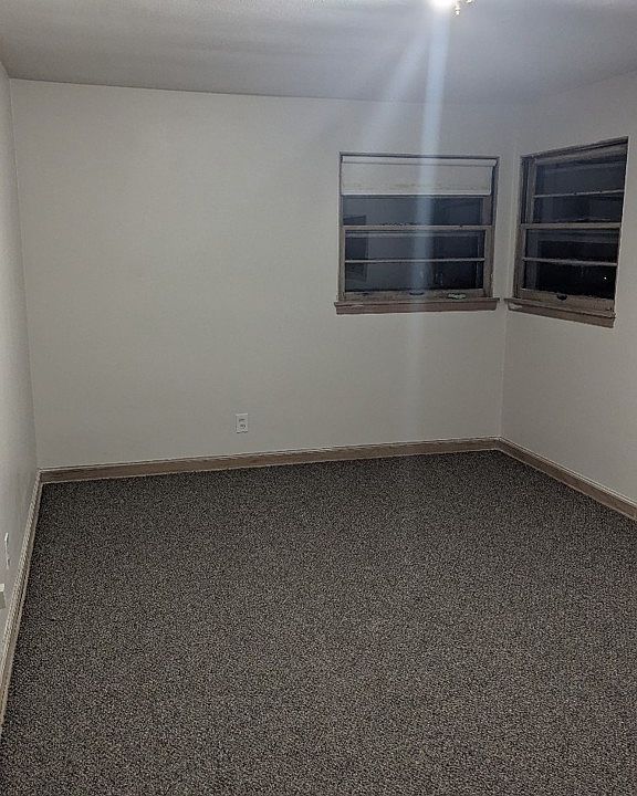 1st image of 4935 W Roosevelt Dr
