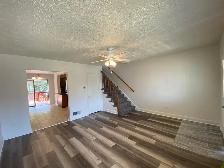 446 Grovethorn Rd — Photo 6