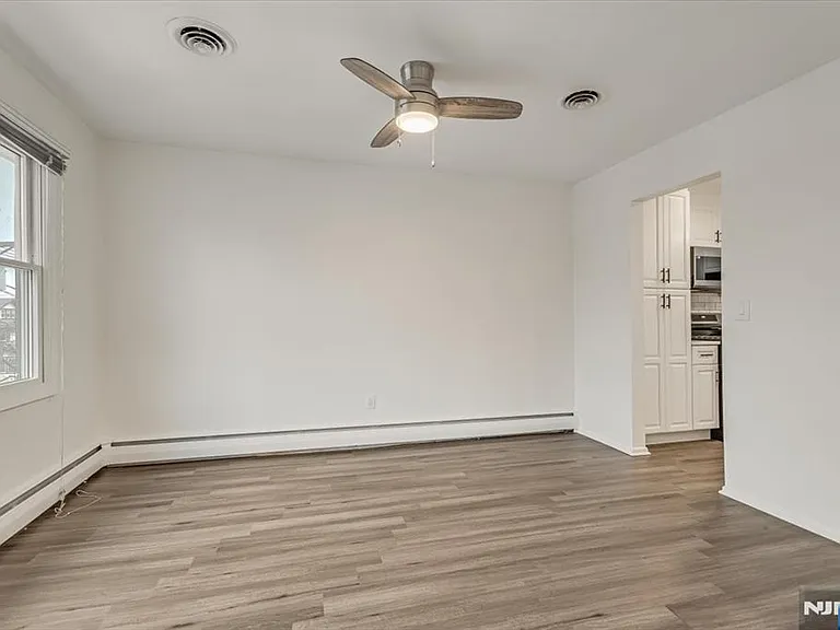 35 Field Rd — Photo 8