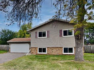 6108 Candlewood Dr N, Brooklyn Park, MN 55443
