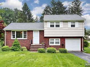 163 Island Rd, Mahwah, NJ 07430