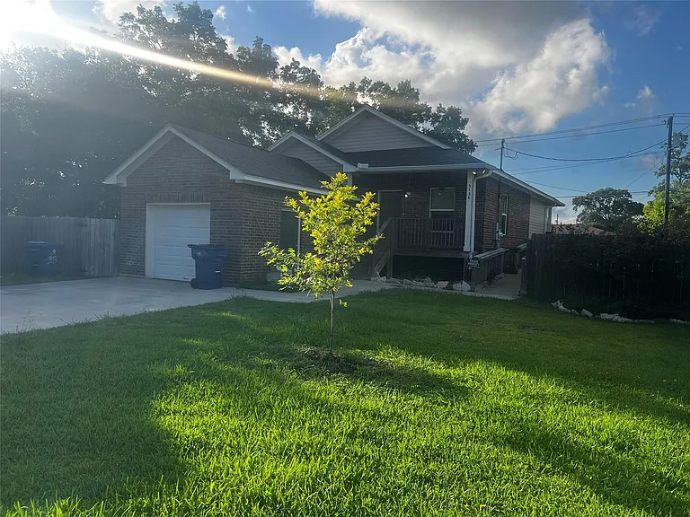 3134 Babin Dr — Photo 2