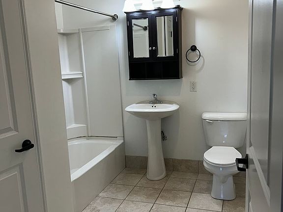 5th image of 124 Main St #1