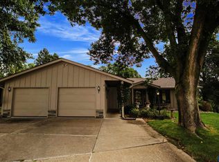 3708 S Briar Path, Sioux City, IA 51104