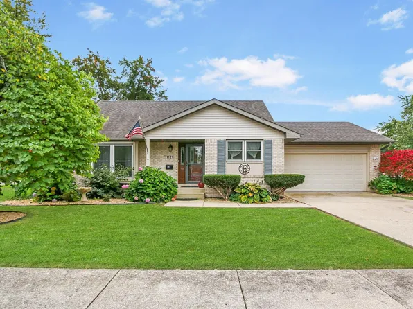 1121 High St, Hobart, IN 46342