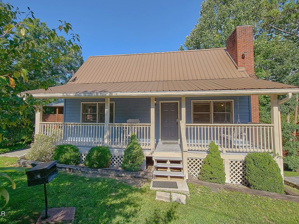 1st image of 630 Oak View Ct