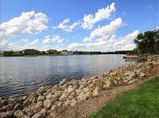 454 N Pier Dr, Machesney Park, IL 61115