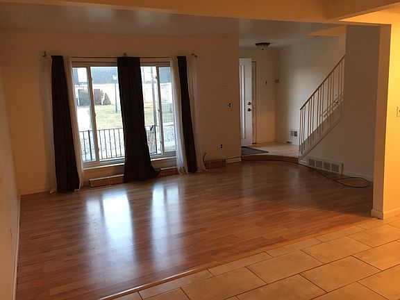 3rd image of 29648 City Dr #1
