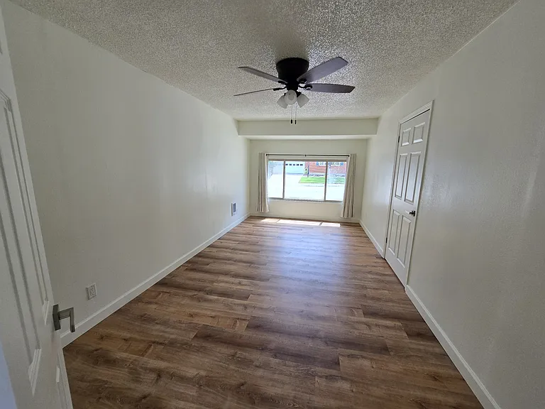 1348 W 29th St — Photo 11