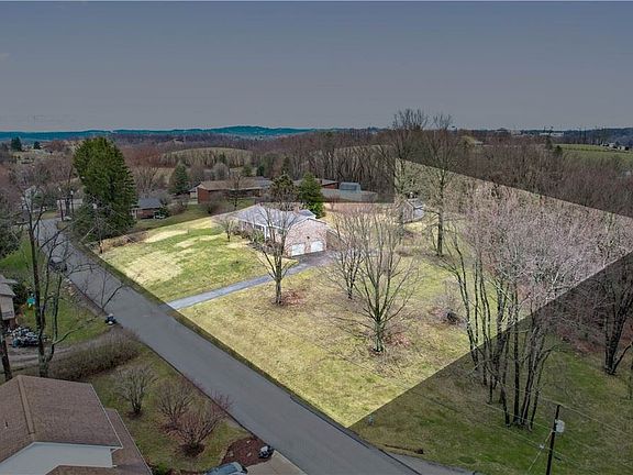 5th image of 1 Royal Oaks Dr