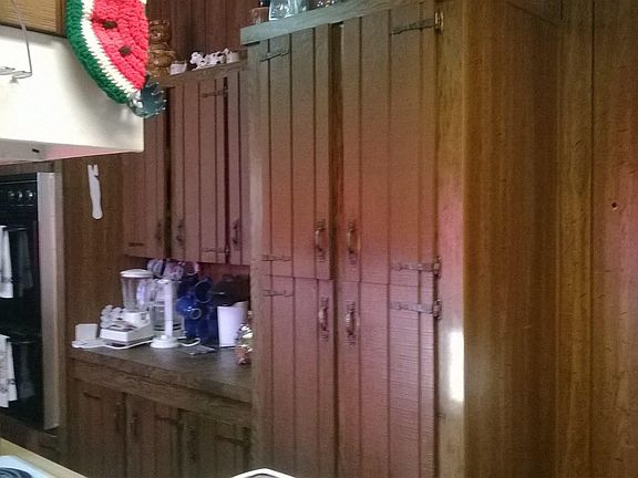 Nice cabinet space