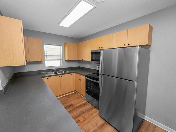 5th image of 2912 E Columbus Dr Unit 3