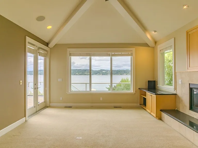 8568 Sand Point Way NE — Photo 21