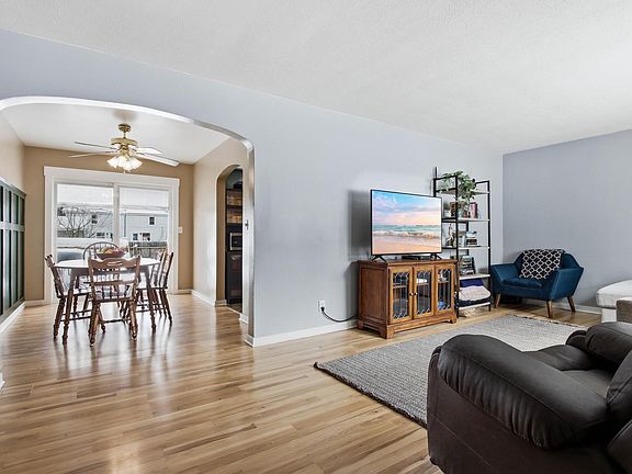 5th image of 1814 Benton Ave