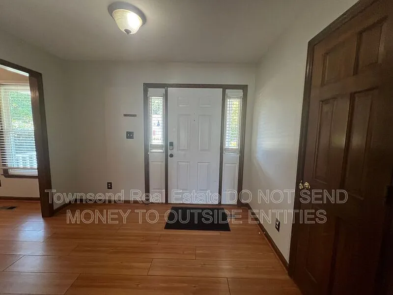 3 bed, 2.0 bath, 1539 sqft, $1,945 — Photo 3