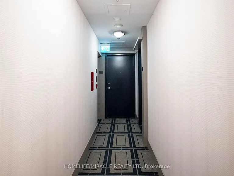 81 Navy Wharf Ct #201 — Photo 11