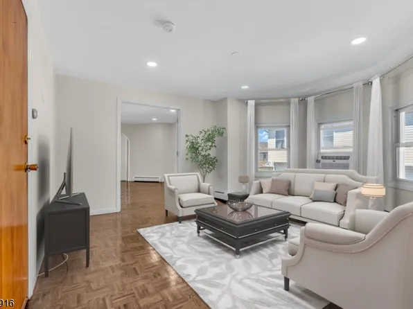 633 McGillvray Pl, Linden, NJ 07036