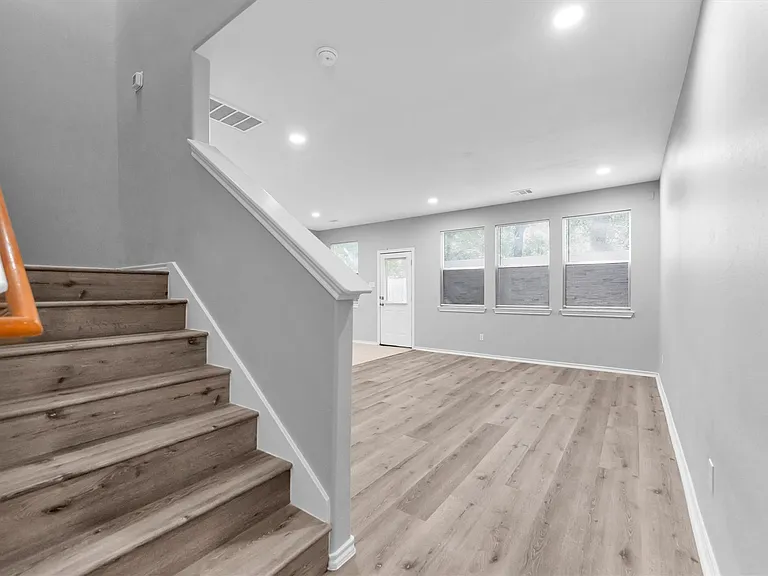 16007 Sandy Path Ln — Photo 25