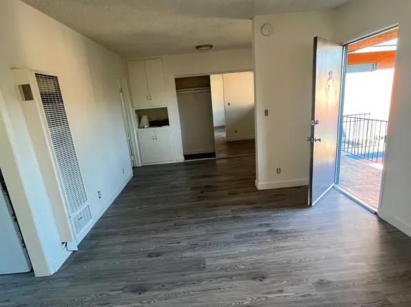 9301 Sepulveda Blvd #22, North Hills, CA 91343