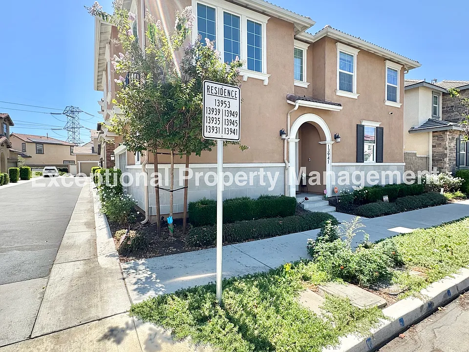 13941 Blossom Way