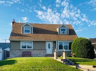 20 Boden Ave, Valley Stream, NY 11580