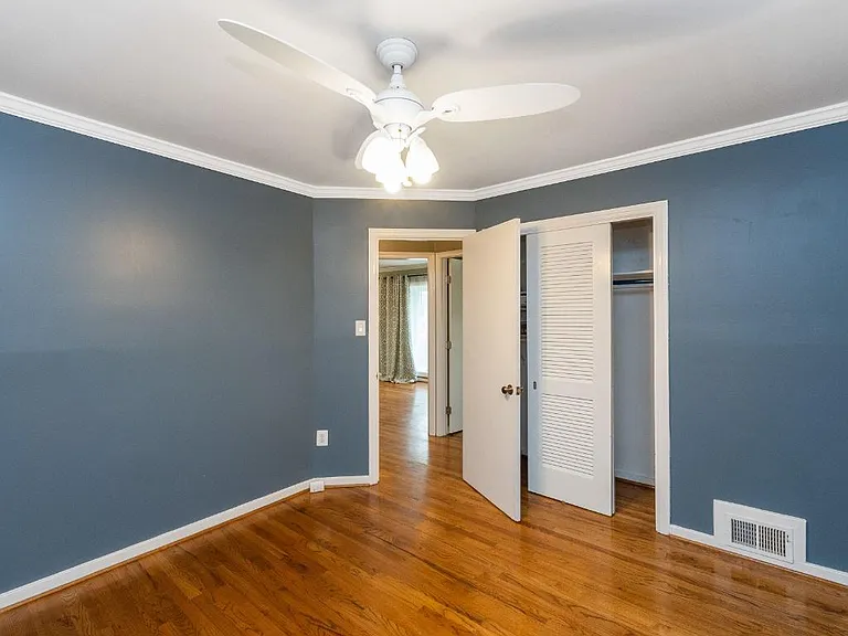 6814 Duke Dr — Photo 11