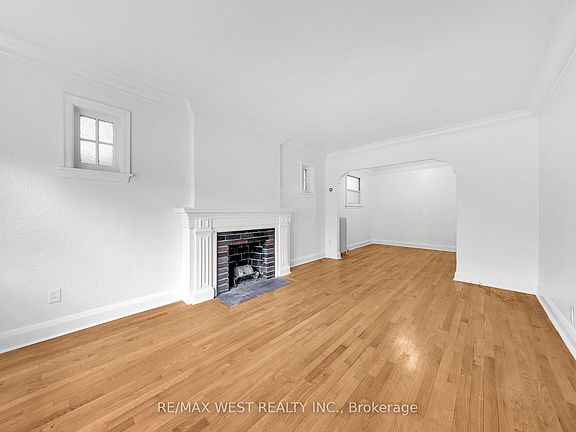 3rd image of 284 Fairlawn Ave
