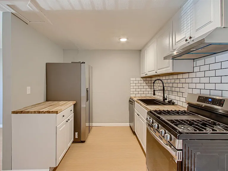 28 Hilliard Rome Rd #J — Photo 6