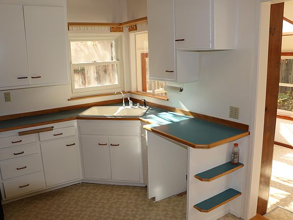 2nd image of 901 Eureka Ave