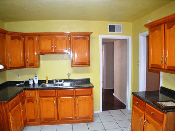 4th image of 6303 Normandy Dr